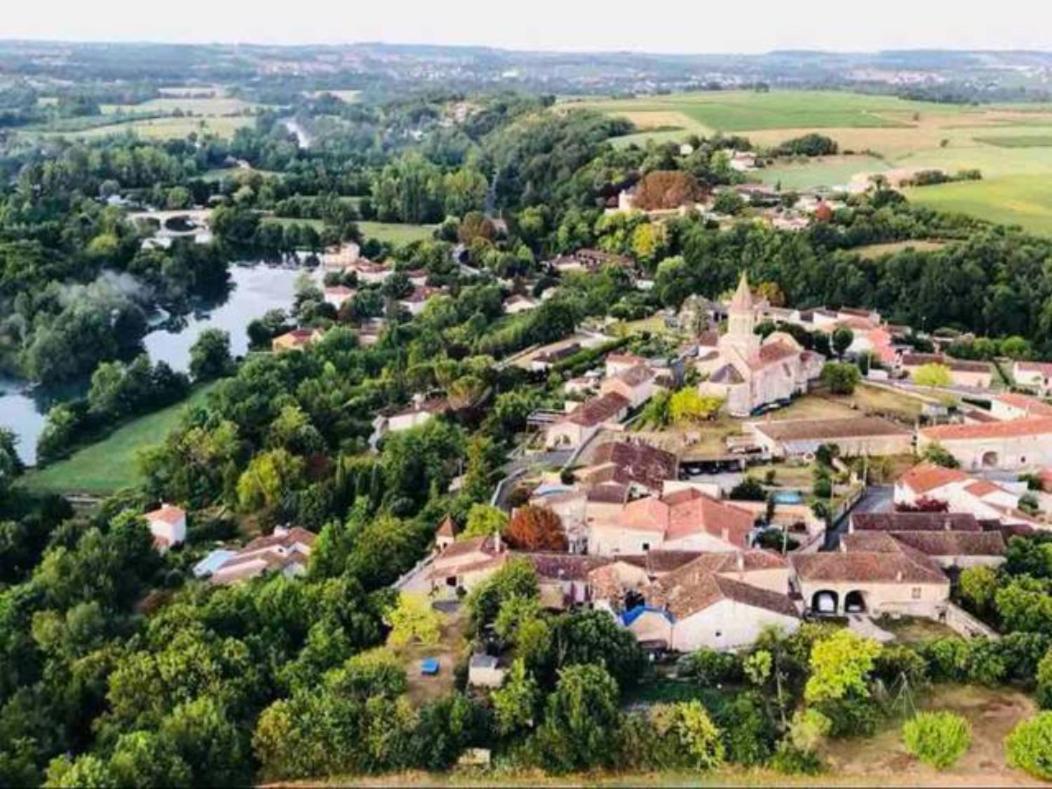 Ile De Malvy Vila Saint-Simeux Exterior foto
